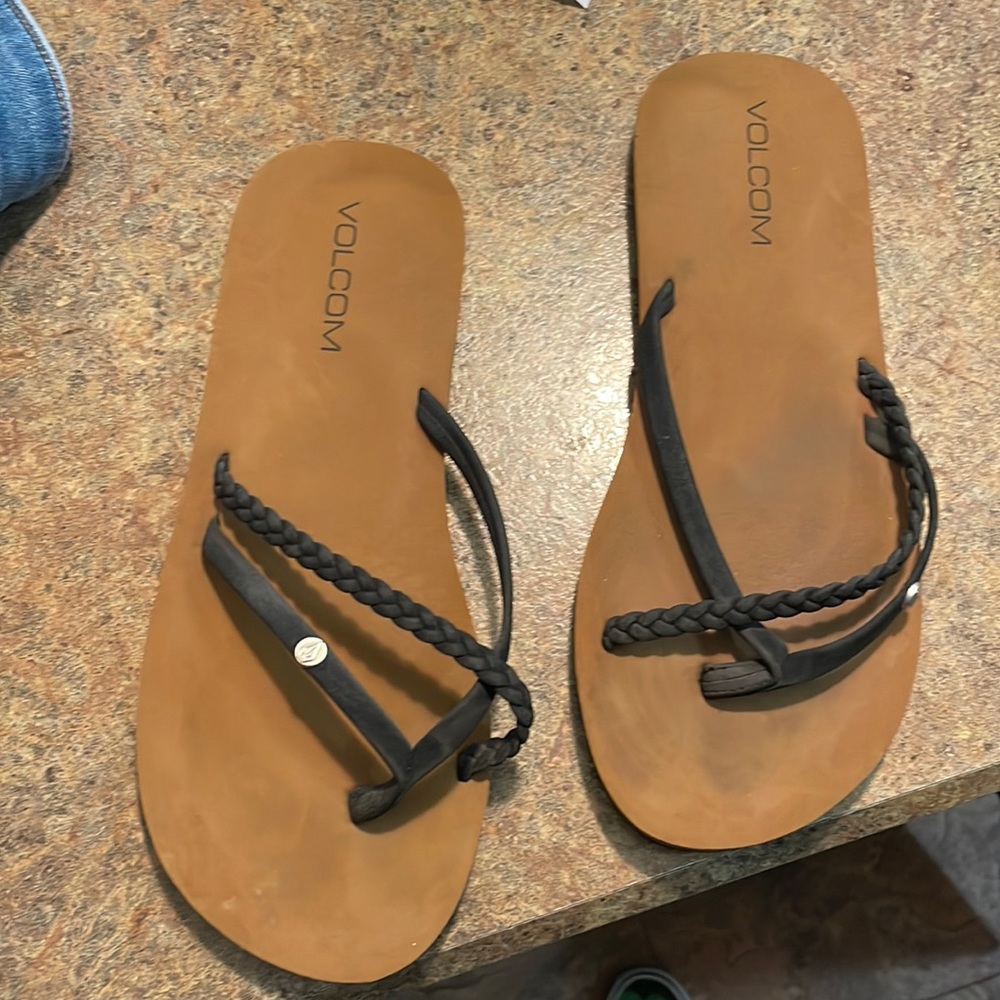 Volcom flip flop